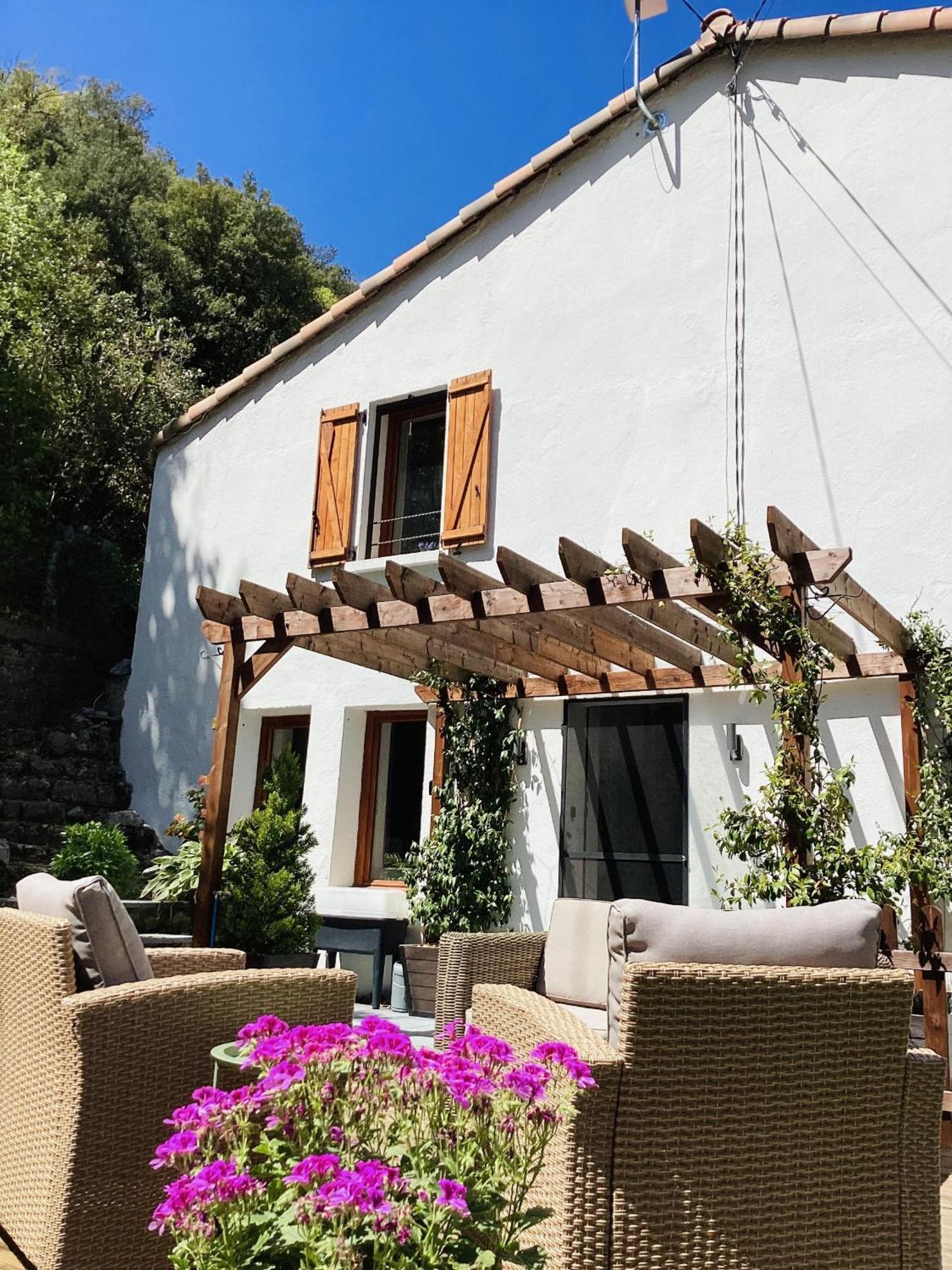 Aude Escape Bed & Breakfast Saint-Martin-Lys Exterior photo